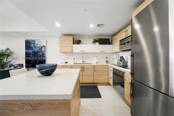 The Harbour North Tower, 16385 Biscayne Blvd #1502, North Miami Beach, Florida 33160, image 2