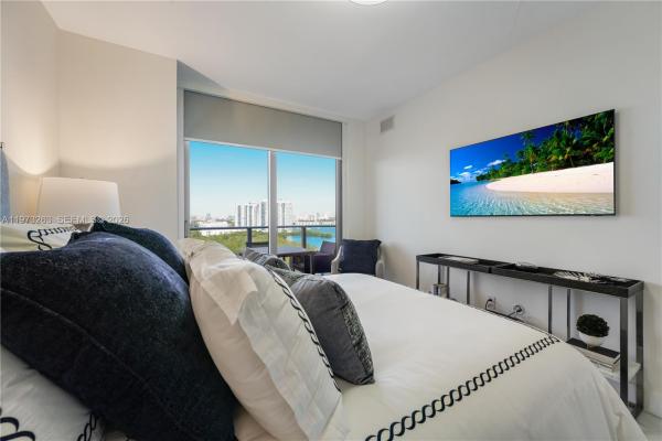 The Harbour North Tower, 16385 Biscayne Blvd #1502, North Miami Beach, Florida 33160, image 1