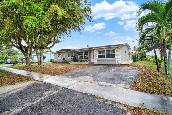 Boulevard Heights, 7320 NW 2nd St, Pembroke Pines, Florida 33024, image 1