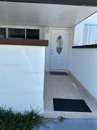 Leslie Patio Homes, 3242 NW 203rd St, Miami Gardens, Florida 33056, image 2