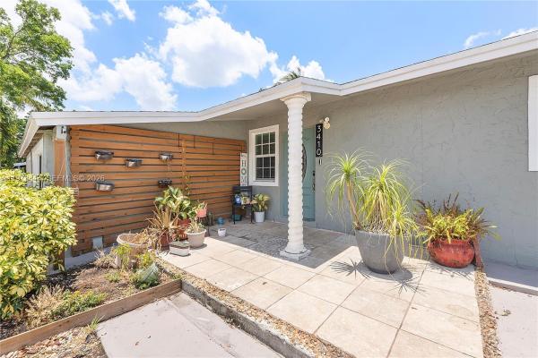 Seminole Heights, 3410 N 72nd Ter, Hollywood, Florida 33024, image 3