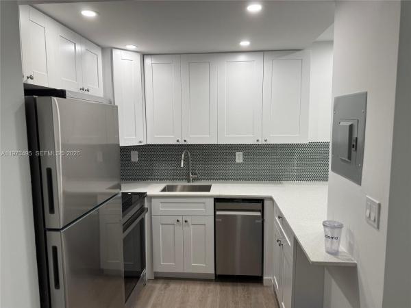 Plaza, 926 Michigan Ave #12, Miami Beach, Florida 33139, image 2