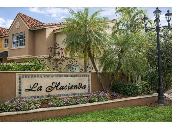 La Hacienda Country Club Of Miami, 18304 NW 68th Ave #C, Hialeah, Florida 33015, image 3