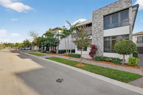 Canarias At Downtown Doral, 8126 NW 48th Ter, Doral, Florida 33166, image 3
