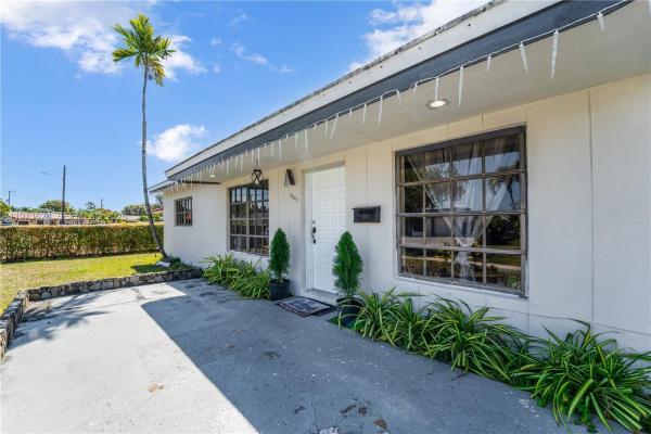 Southwest Manors, 2020 SW 127th Ct, Tamiami, Florida 33175, image 2