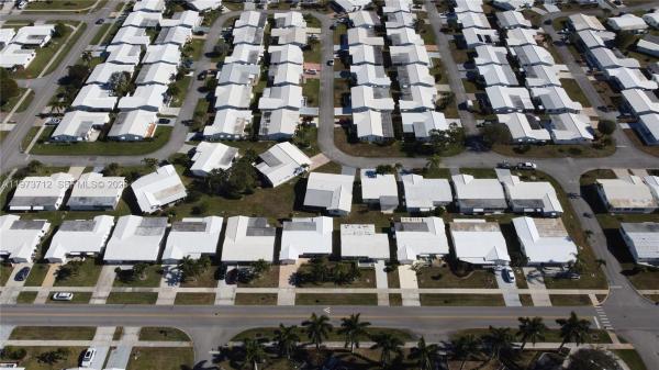 Palm Beach Leisureville, 1806 SW 18th St, Boynton Beach, Florida 33426, image 2