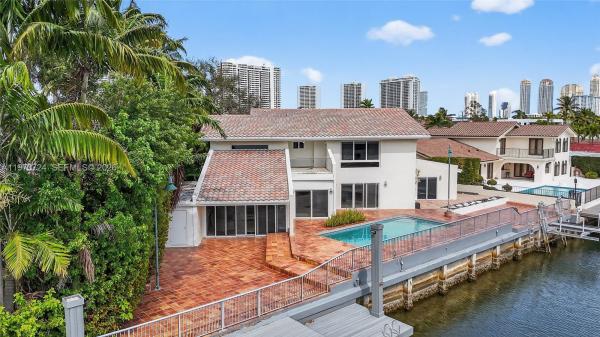 Eastern Shores, 3226 NE 168th St, North Miami Beach, Florida 33160, image 2