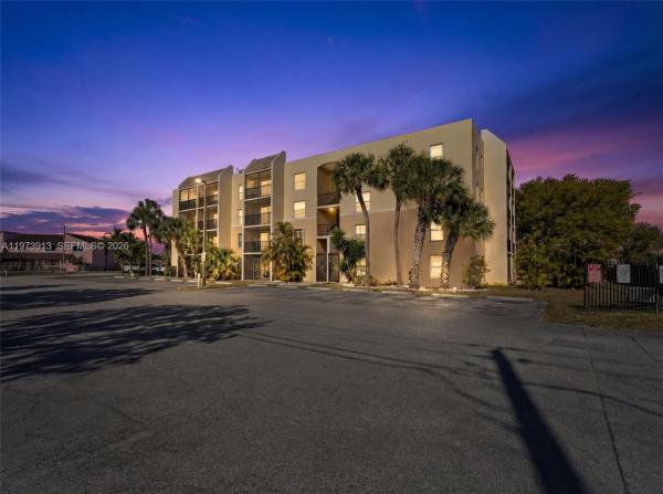 Sandoral, 8005 Lake Dr #408, Doral, Florida 33166, image 1