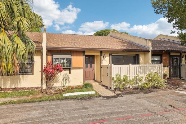 Woodlake Isles, 653 Banks Rd, Margate, Florida 33063, image 1