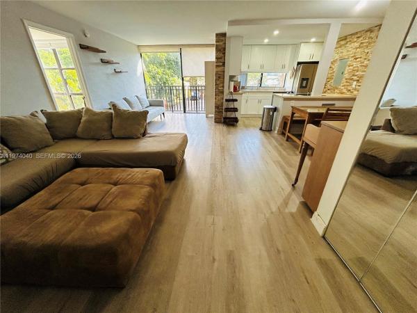 Plaza Of The Americas, 17021 N Bay Rd #219, Sunny Isles Beach, Florida 33160, image 1