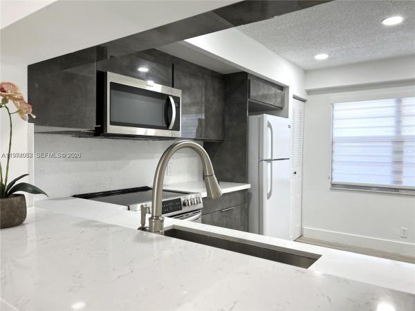 Cambridge At Century Village, 1001 Sw 128th Ter ##406B, Pembroke Pines, Florida 33027, image 1