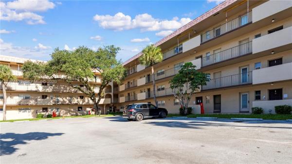 The Falls Of Inverrary, 6301 N Falls Cir Dr #206, Lauderhill, Florida 33319, image 1