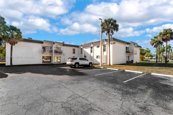Sunset Palms West, 7256 SW 94th Pl #A-8, Sunset, Florida 33173, image 2
