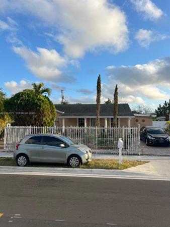 Essex Village, 890 SE 3rd Pl, Hialeah, Florida 33010, image 1
