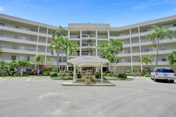 Palm-Aire Country Club 9, 805 Cypress Blvd #512, Pompano Beach, Florida 33069, image 1