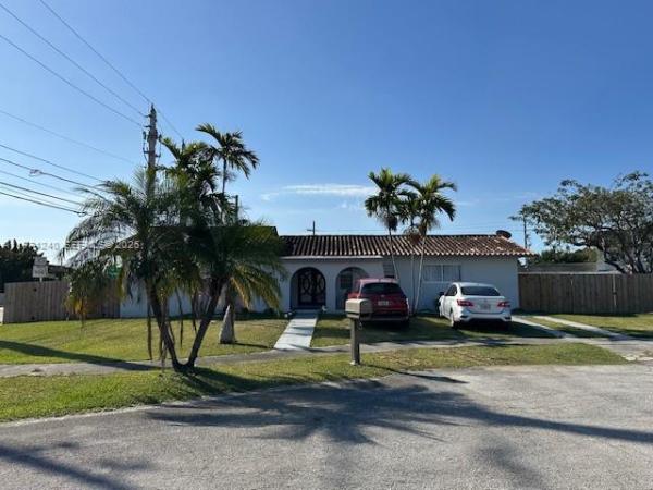 10700 SW 70th St, Unincorporated Dade County, Florida 33173, image 1