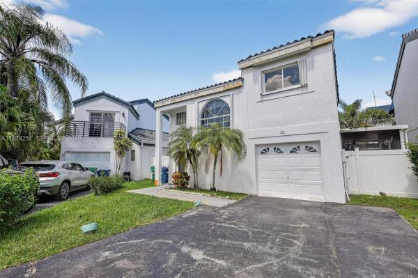San Simeon, 221 NE 212th St, Ives Estates, Florida 33179, image 3
