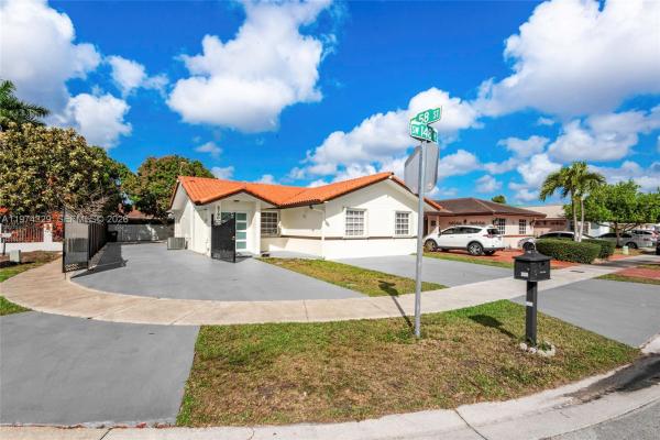 5790 SW 148th Pl, Unincorporated Dade County, Florida 33193, image 1