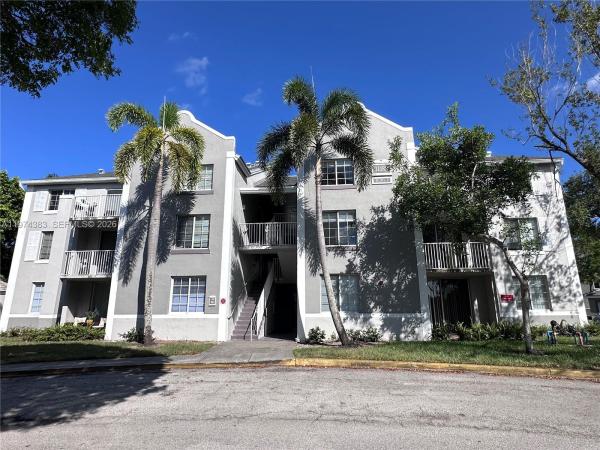 Devonaire At Pembroke Pines, 11185 SW 6th St #303, Pembroke Pines, Florida 33025, image 2