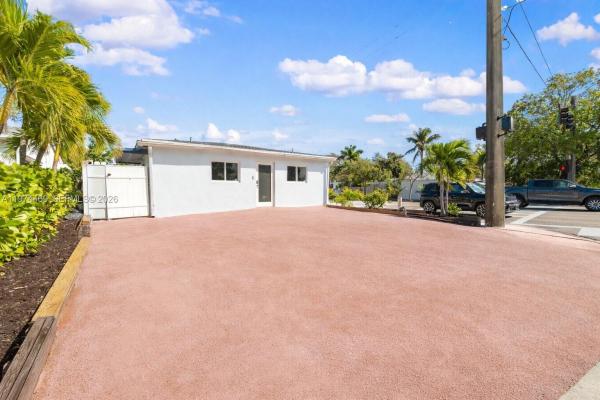 South Middle River, 1300 NW 7th Ave, Fort Lauderdale, Florida 33311, image 2