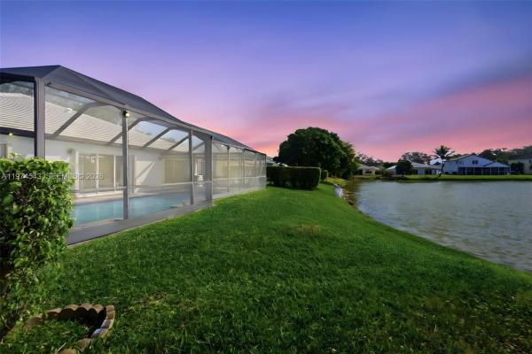 Amber Lake, 9440 SW 18th St, Miramar, Florida 33025, image 3