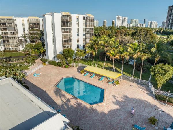 20500 W Country Club Dr #311, Aventura, Florida 33180, image 1