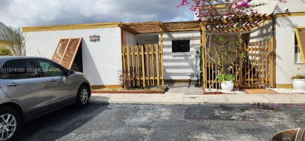 1382 SW 131st Place Cir E, Unincorporated Dade County, Florida 33184, image 1