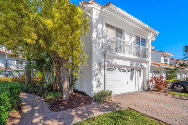 Golden Pointe, 3785 NE 209th Ter, Aventura, Florida 33180, image 3