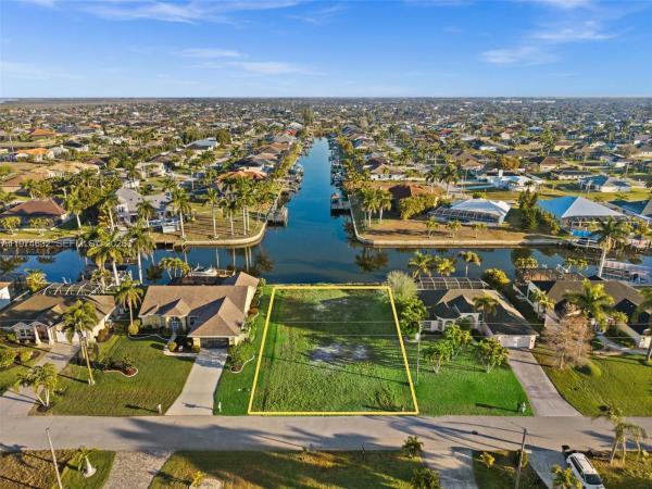 Cape Coral, 2623 SW 35th Ln, Cape Coral, Florida 33914, image 2