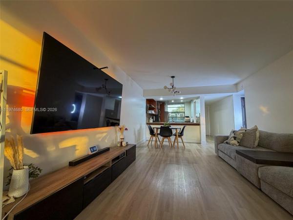 Whitehall 2 Of Pine Island Ridge, 1709 Whitehall Dr #405, Davie, Florida 33324, image 1