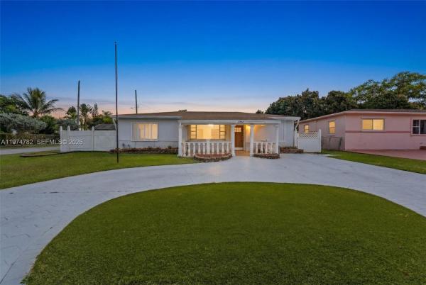 480 NE 109th St, Unincorporated Dade County, Florida 33161, image 1