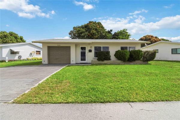 Mainlands Of Tamarac Lakes, 5616 NW 48th Way, Tamarac, Florida 33319, image 1