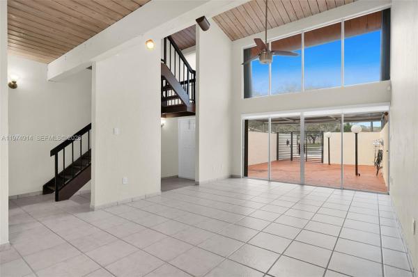 Sunset Park Lake Villas, 7601 SW 105th Ave, Kendall, Florida 33173, image 3