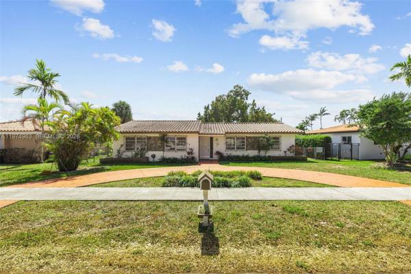 10262 SW 27th St, Unincorporated Dade County, Florida 33165, image 1