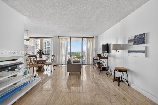 Turnberry Towers, 19355 Turnberry Way #17C, Aventura, Florida 33180, image 3