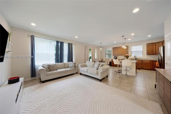 Parkview At Hillcrest, 932 Banyan Dr ##, Hollywood, Florida 33021, image 2