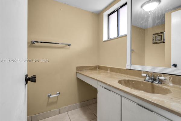 Fox Chase, 8615 NW 8th St #421, Fountainebleau, Florida 33126, image 2