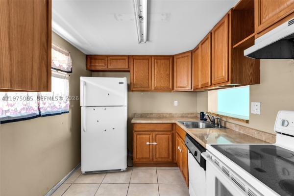 Fox Chase, 8615 NW 8th St #421, Fountainebleau, Florida 33126, image 1