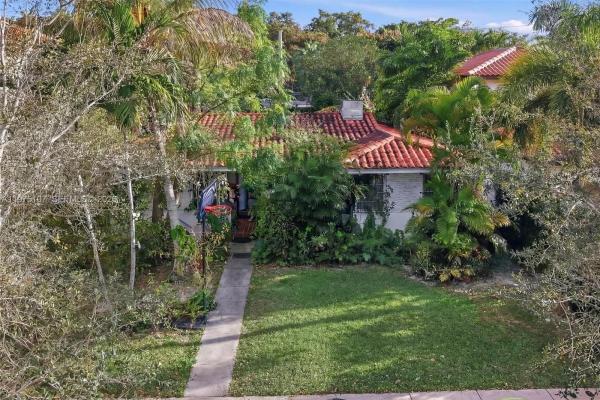 Coconut Grove, 122 Camilo Ave, Coral Gables, Florida 33134, image 2