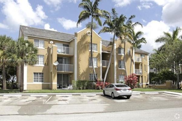 Devonaire At Pembroke Pines, 11145 SW 6th St #302, Pembroke Pines, Florida 33025, image 2