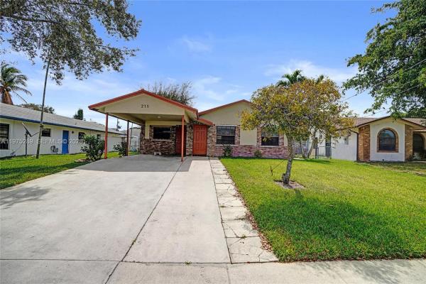 Collins Parc, 215 NW 12th Ct, Dania Beach, Florida 33004, image 1