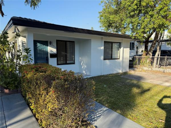 Silver Bluff Gardens, 3275 SW 27th St #3275, Miami, Florida 33133, image 1