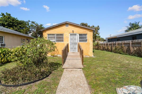 1733 NW 66th St, Unincorporated Dade County, Florida 33147, image 1