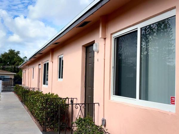 Villa Theo Townhouse, 612 NW 10th Ter #A-C, Fort Lauderdale, Florida 33311, image 2