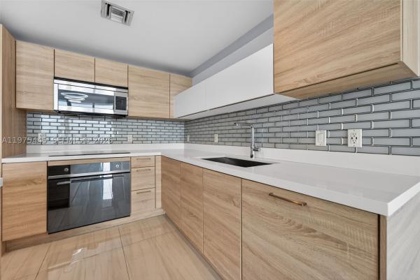 The Harbour South Tower, 16385 Biscayne Blvd #2920, North Miami Beach, Florida 33160, image 2