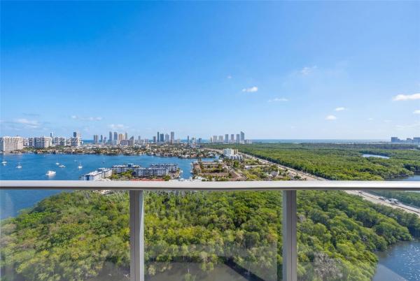 The Harbour South Tower, 16385 Biscayne Blvd #2920, North Miami Beach, Florida 33160, image 1