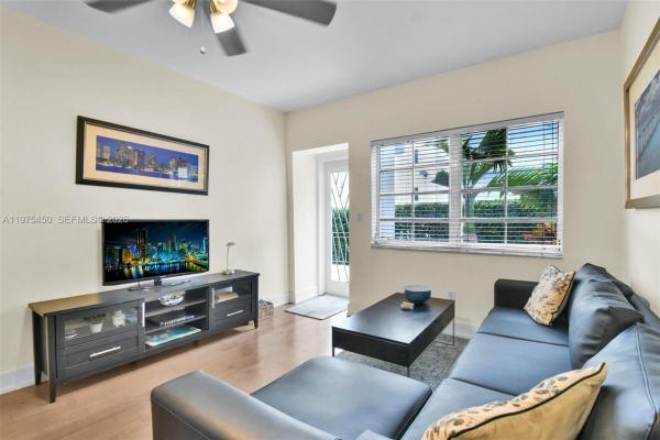 Casablanca Of South Beach, 821 Meridian Ave #9, Miami Beach, Florida 33139, image 1
