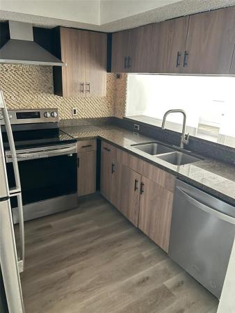 Pinehurst Club, 440 S Park Rd #4-202, Hollywood, Florida 33021, image 1