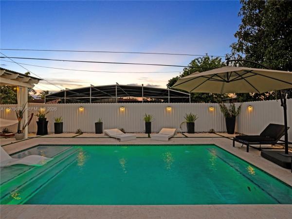 Belford Carr, 920 NE 159th St 0, North Miami Beach, Florida 33162, image 1