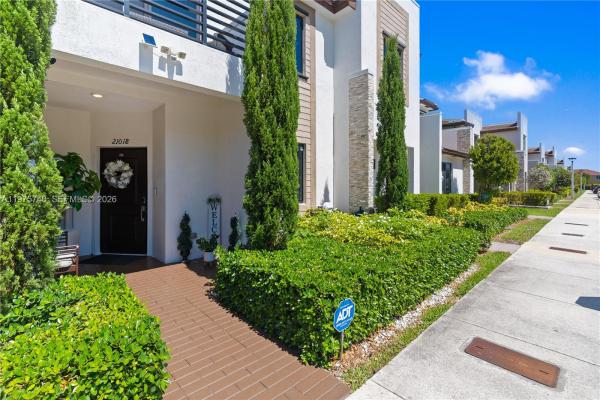Vistas At Via Ventura, 21018 NE 8th Ave, Ives Estates, Florida 33179, image 3